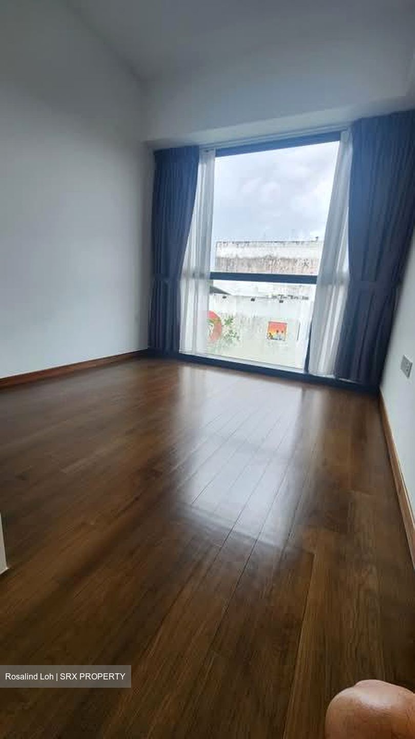 Royalgreen (D10), Condominium #557625641